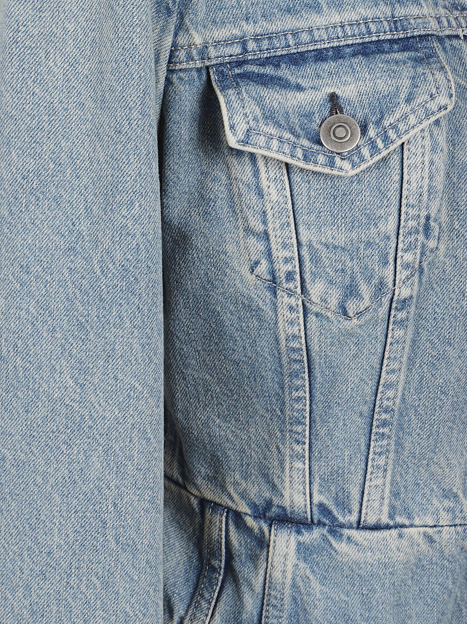 Cropped Denim Jacket with V-Neckline and Distressed Details