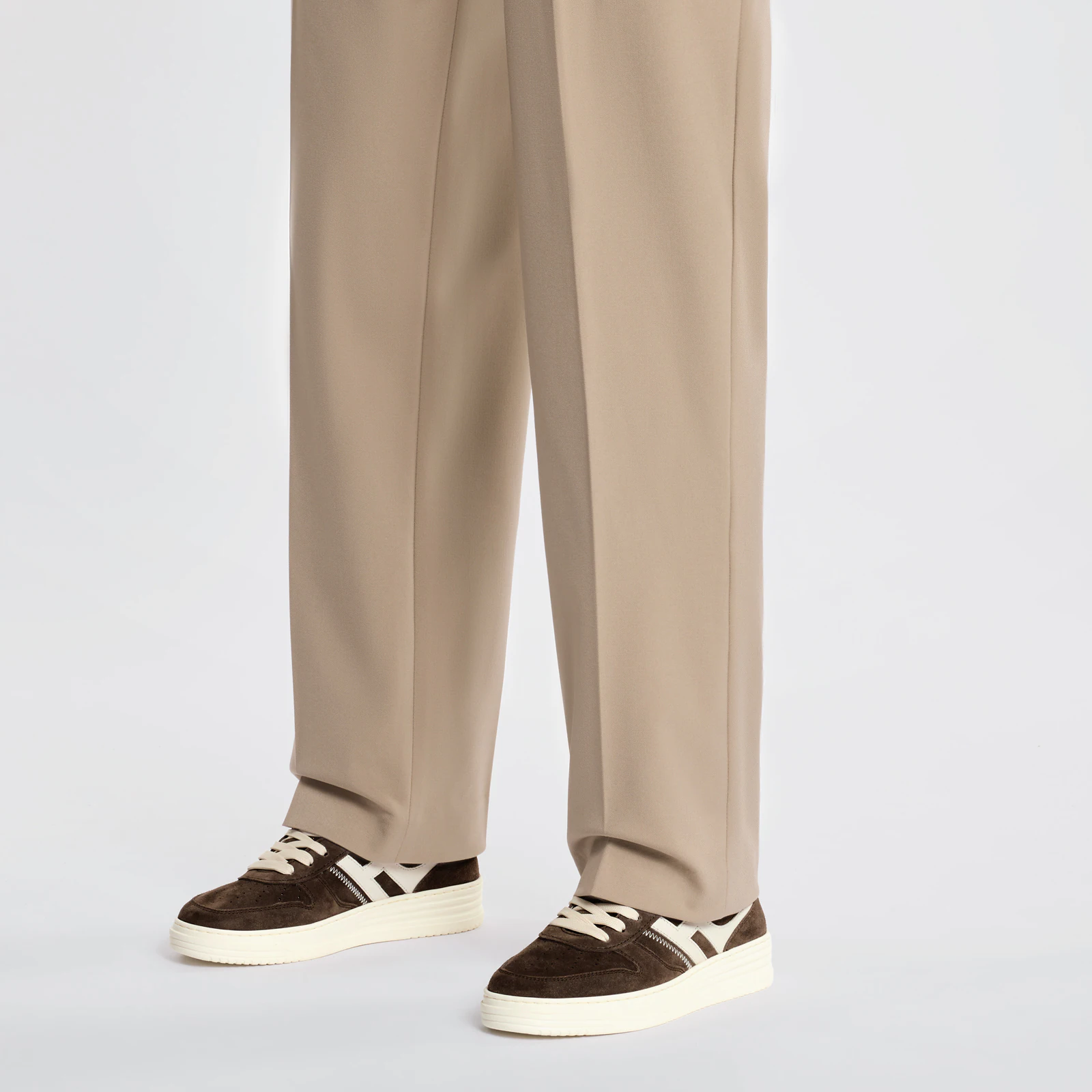Lace-Up Brown Calfskin Shoes With Suede