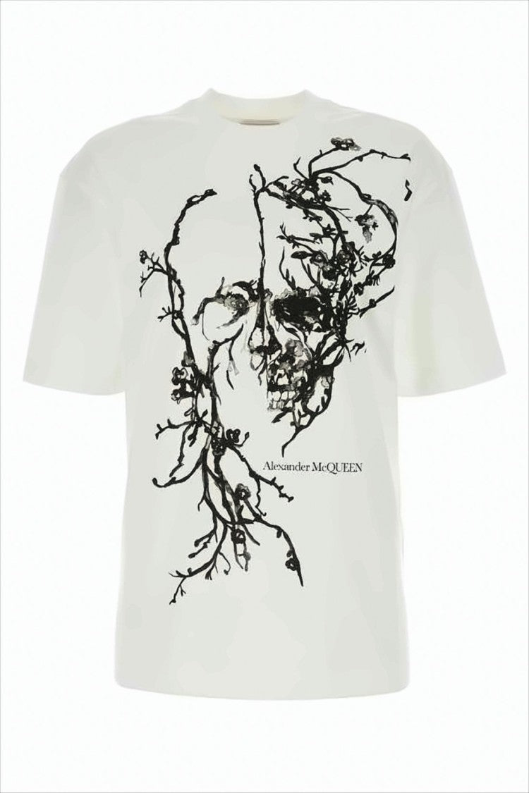 Short-Sleeved White T-Shirt With Graphic Skull Design