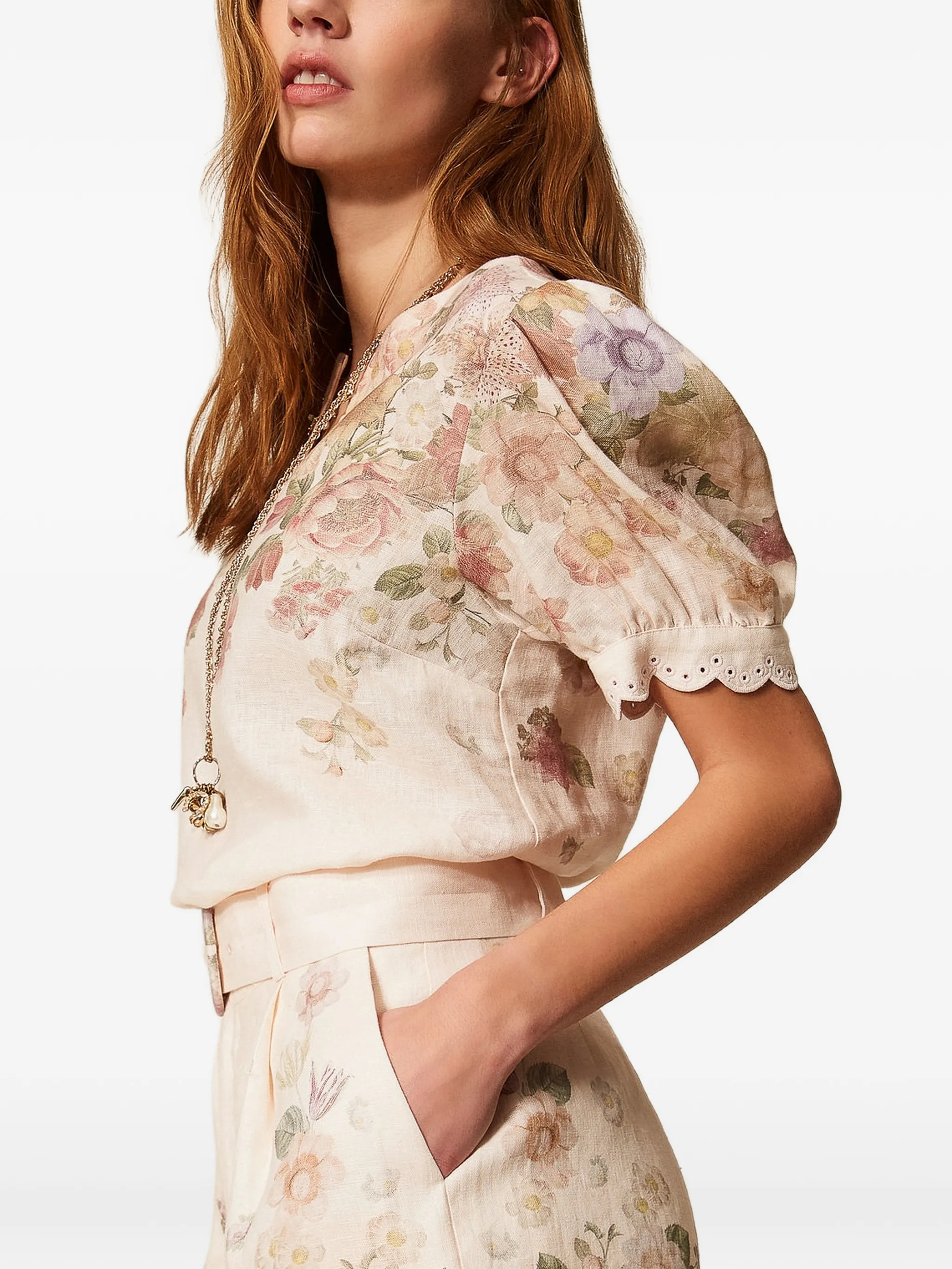 High-Waisted Shorts with Scalloped Edge and Floral Print