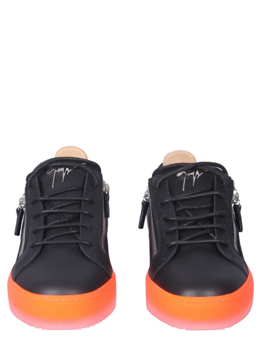 Frankie Sneakers