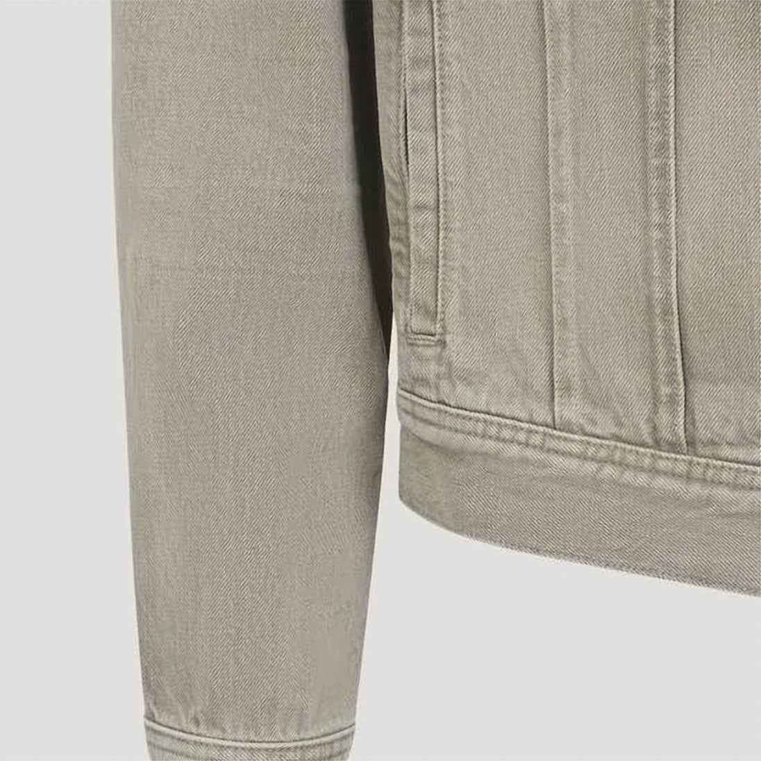 Classic Button-Up Denim Jacket with Flap Pockets