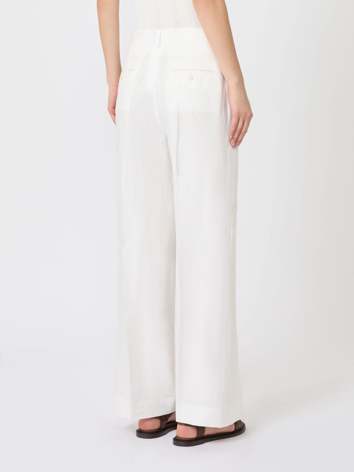 Tailored White Wide-Leg Trousers with Front Pleats