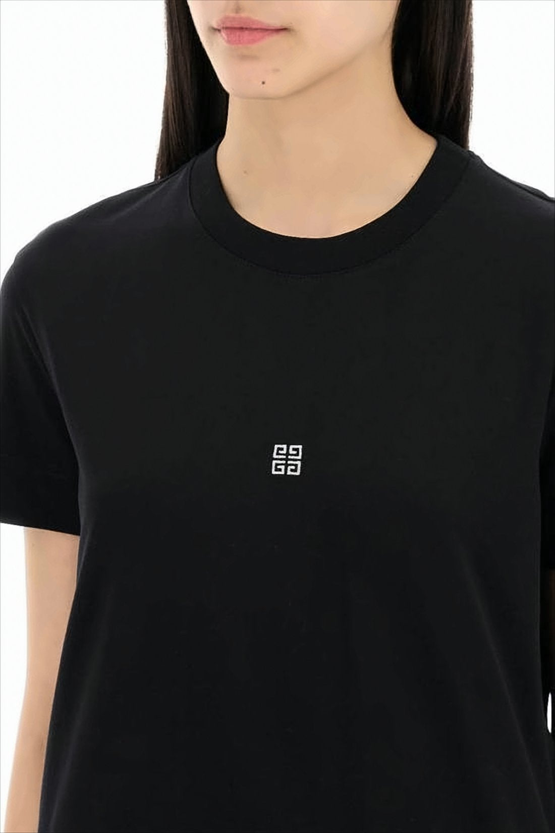 Minimalist Short-Sleeve Black T-Shirt with Subtle Logo