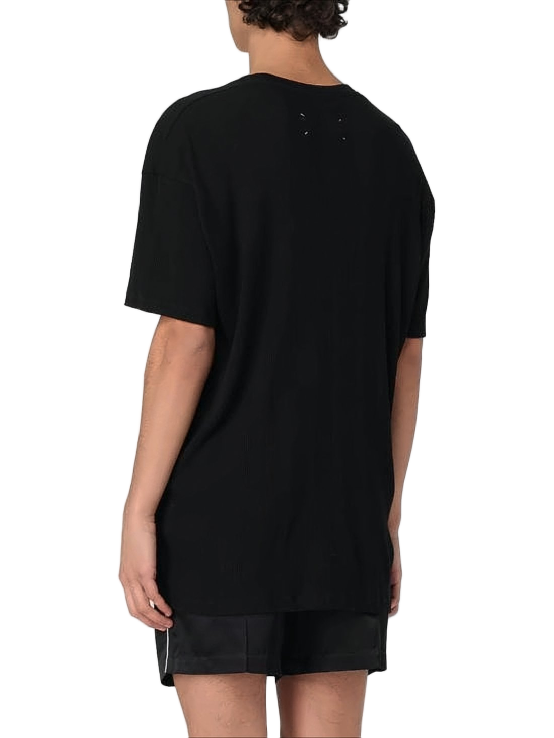 Loose-Fitting Black T-Shirt with Subtle Stitched Detail