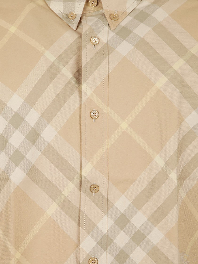 Short-Sleeved Plaid Shirt With Button-Down Collar
