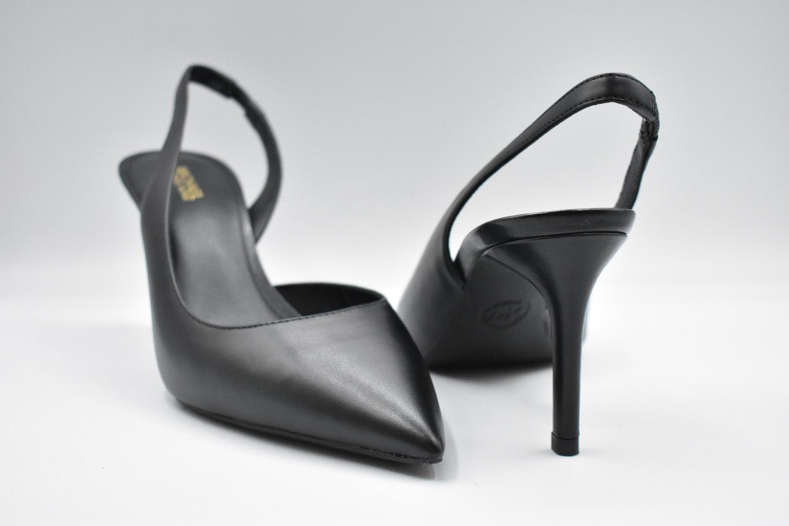 Black Pumps With Pointed Toe