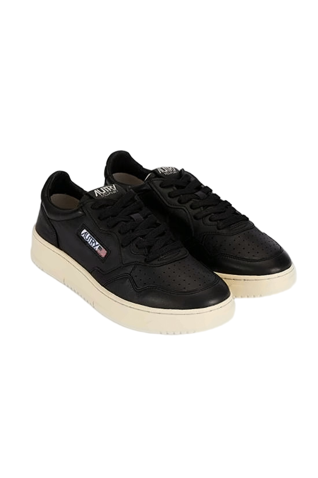 Niskie sneakersy z perforacjami