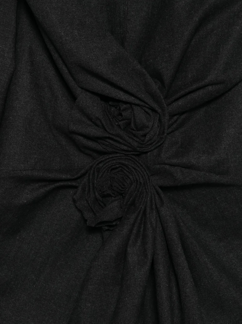 Flowing Dress with Delicate Draping and Refined Neckline