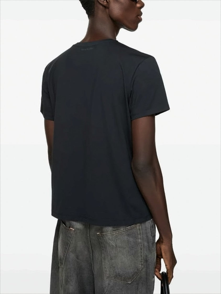 Short-Sleeved T-Shirt with Minimalistic Face Design