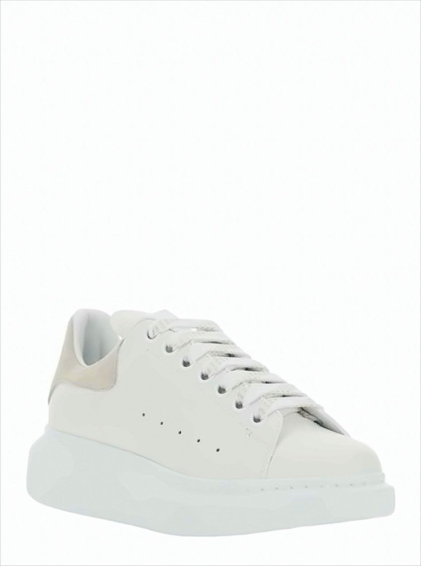 Minimalist White Sneakers with Rubber Sole