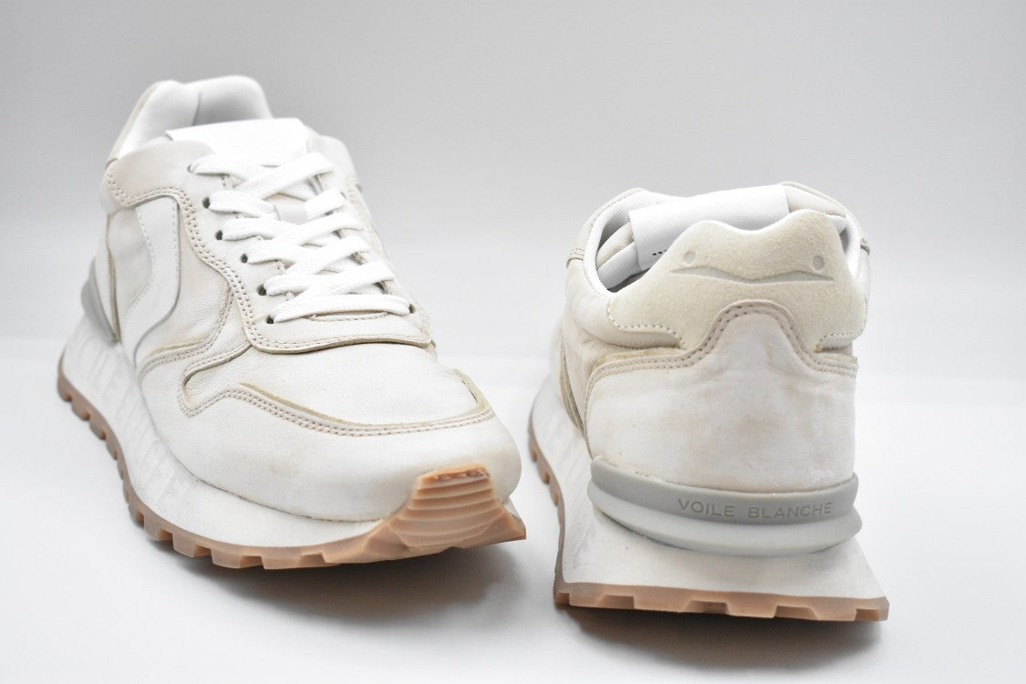 Laced White Sneakers With Smooth Upper
