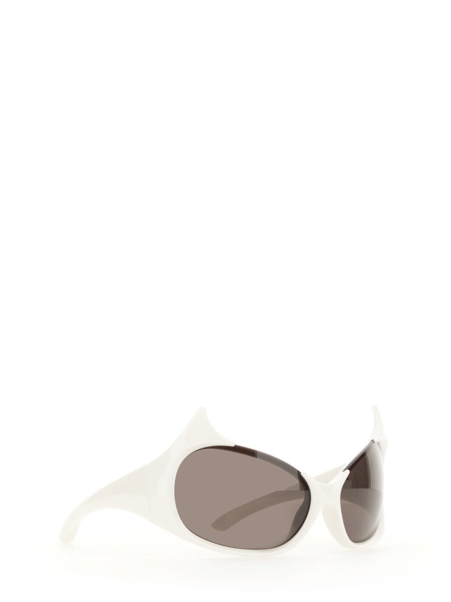 Cat-Eye Sunglasses with Distinct Side Logo