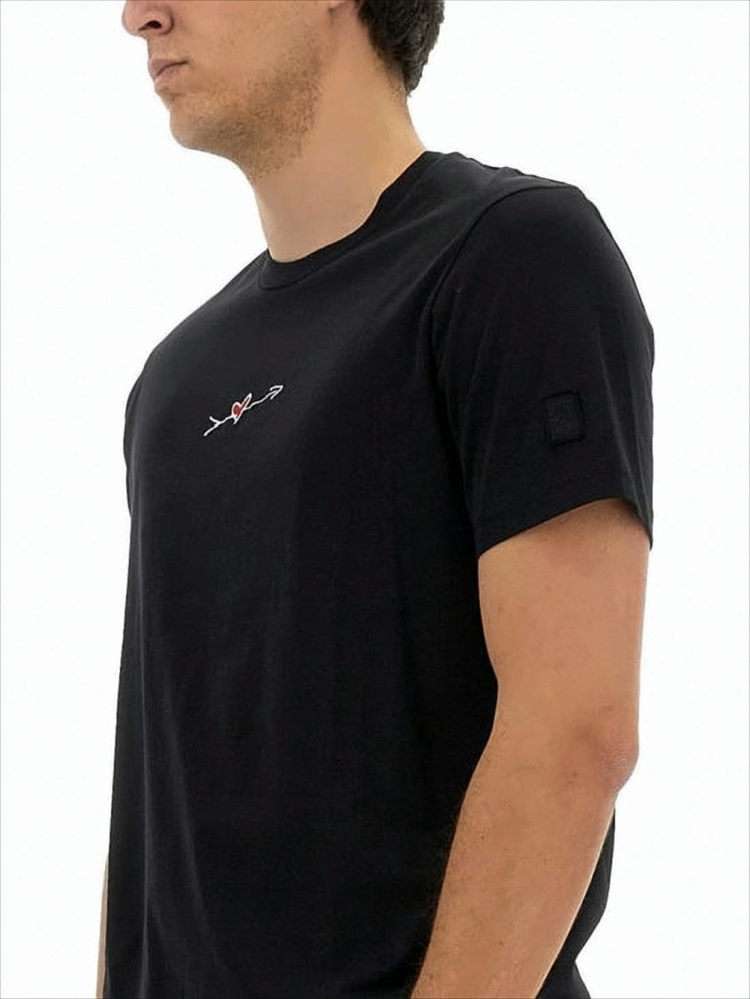 Short-Sleeved Black T-Shirt With Heart And Arrow Graphic