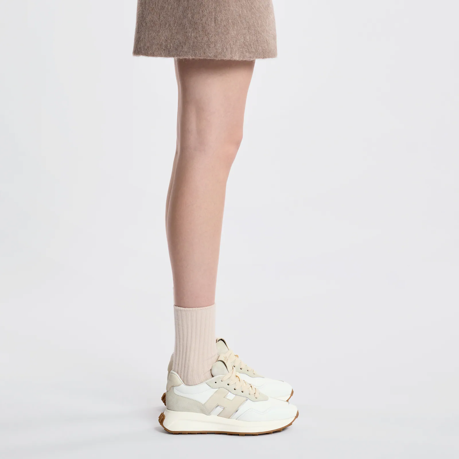 H641 H Patch Sneakers With Versatile Design