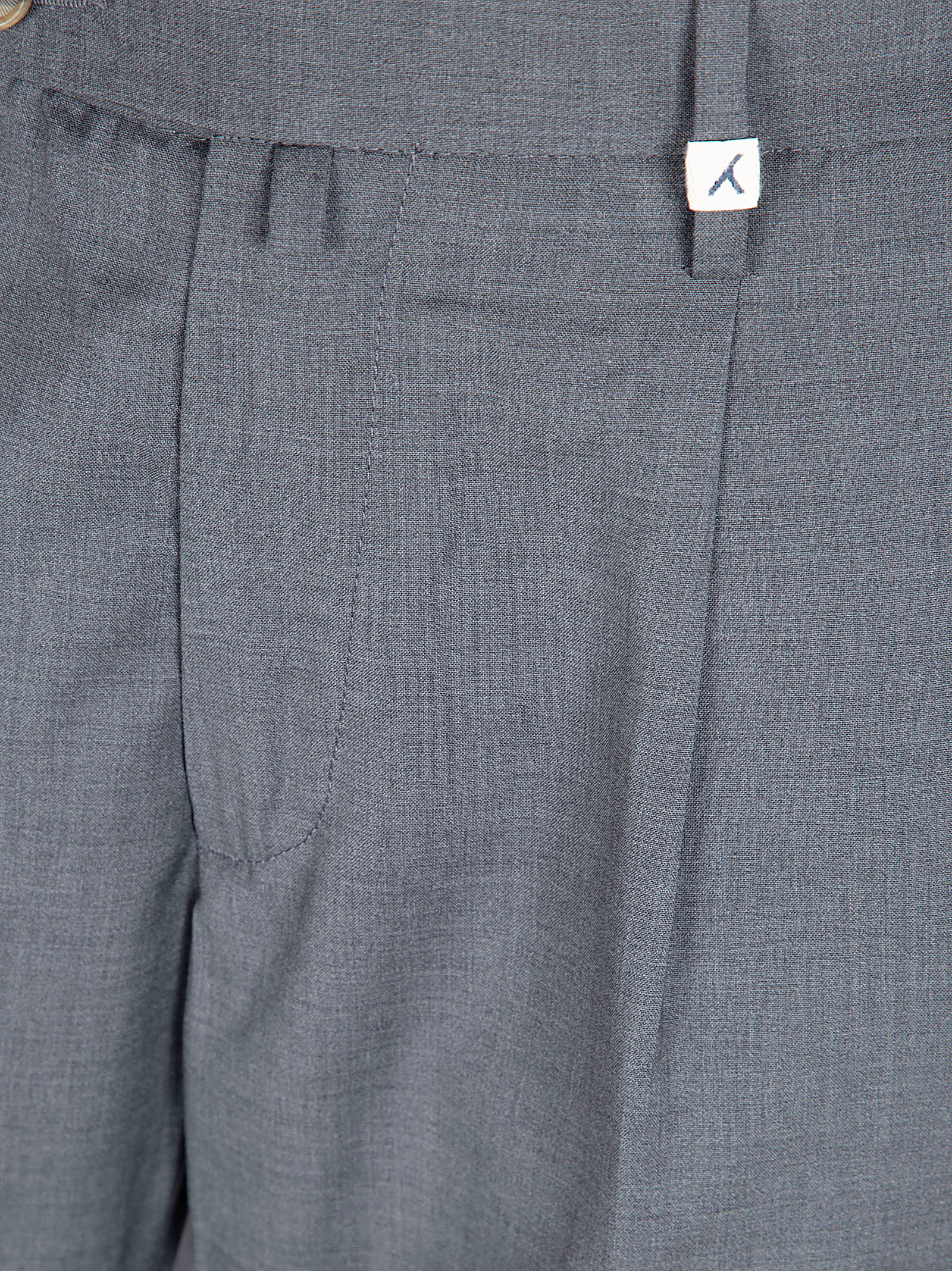 Tailored Medium Grey Trousers with Classic Waistband and Cuffed Hems