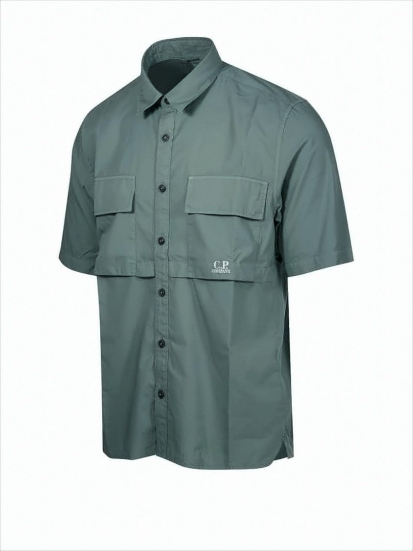 Short-Sleeve Button-Up Shirt With Classic Collar And Flap Pockets