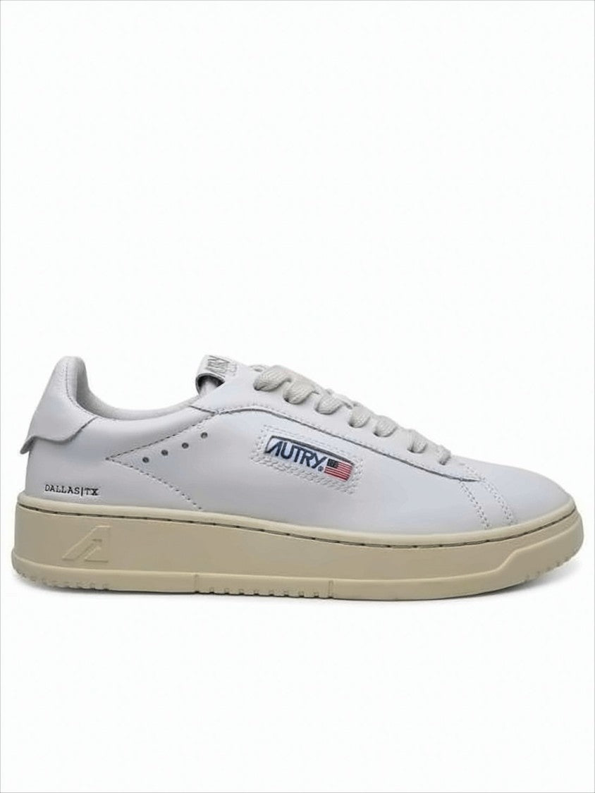 Low-Top Off-White Sneakers with Vintage Rubber Sole