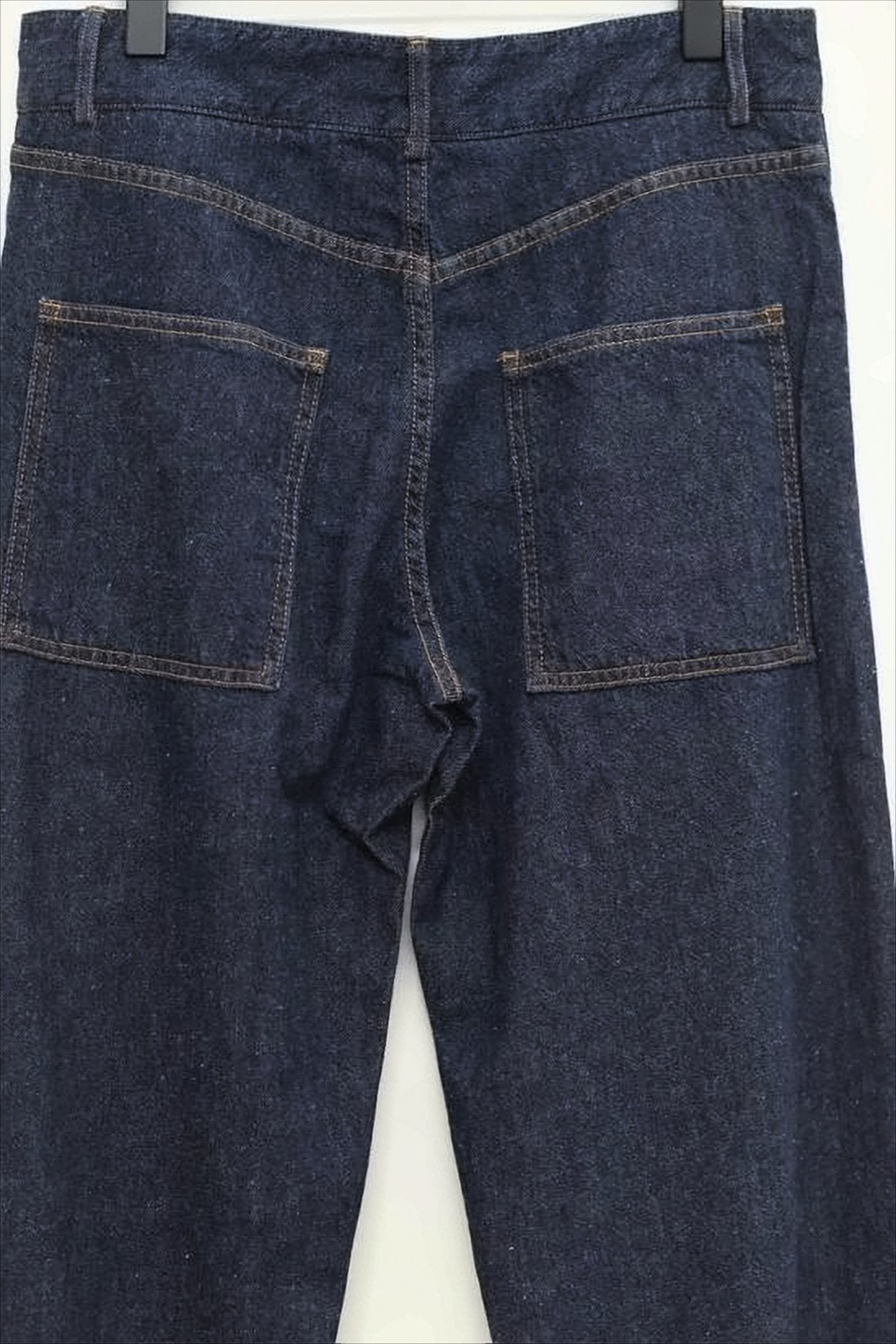 High-Waisted Straight-Leg Denim Pants With Timeless Appeal