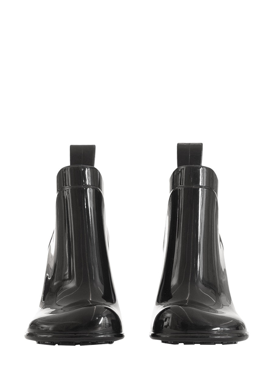 Black Rubber Shine Boot with Notched Sole