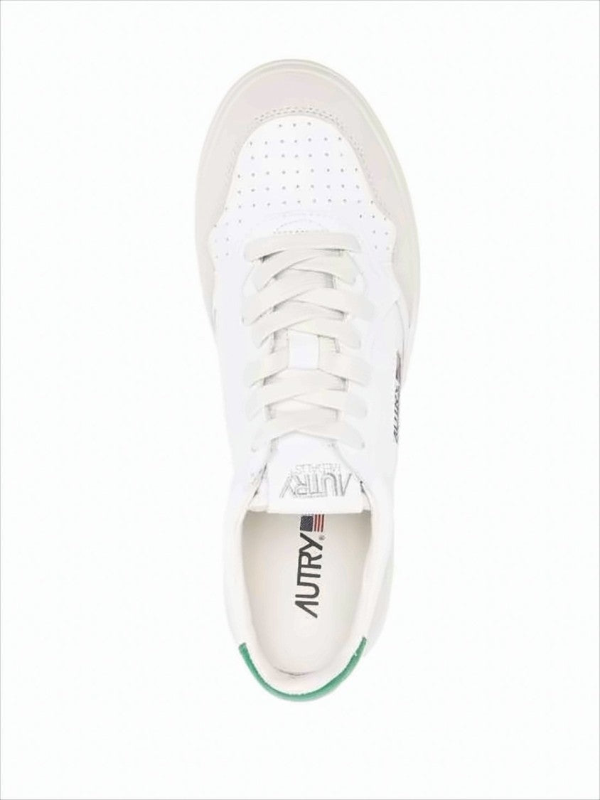 Low-Top Sneakers with Beige Suede Overlays and Green Heel Tab
