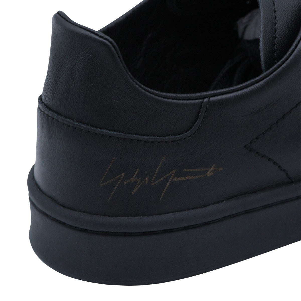 Low-Top Minimalistic Sneakers With Streamlined Design