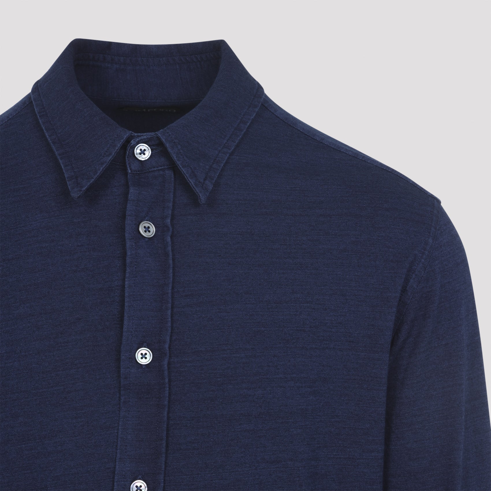Tailored Long-Sleeve Button-Up Shirt With Classic Collar