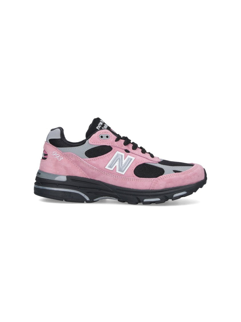 Pink Sneakers With Classic Lace-Up Design