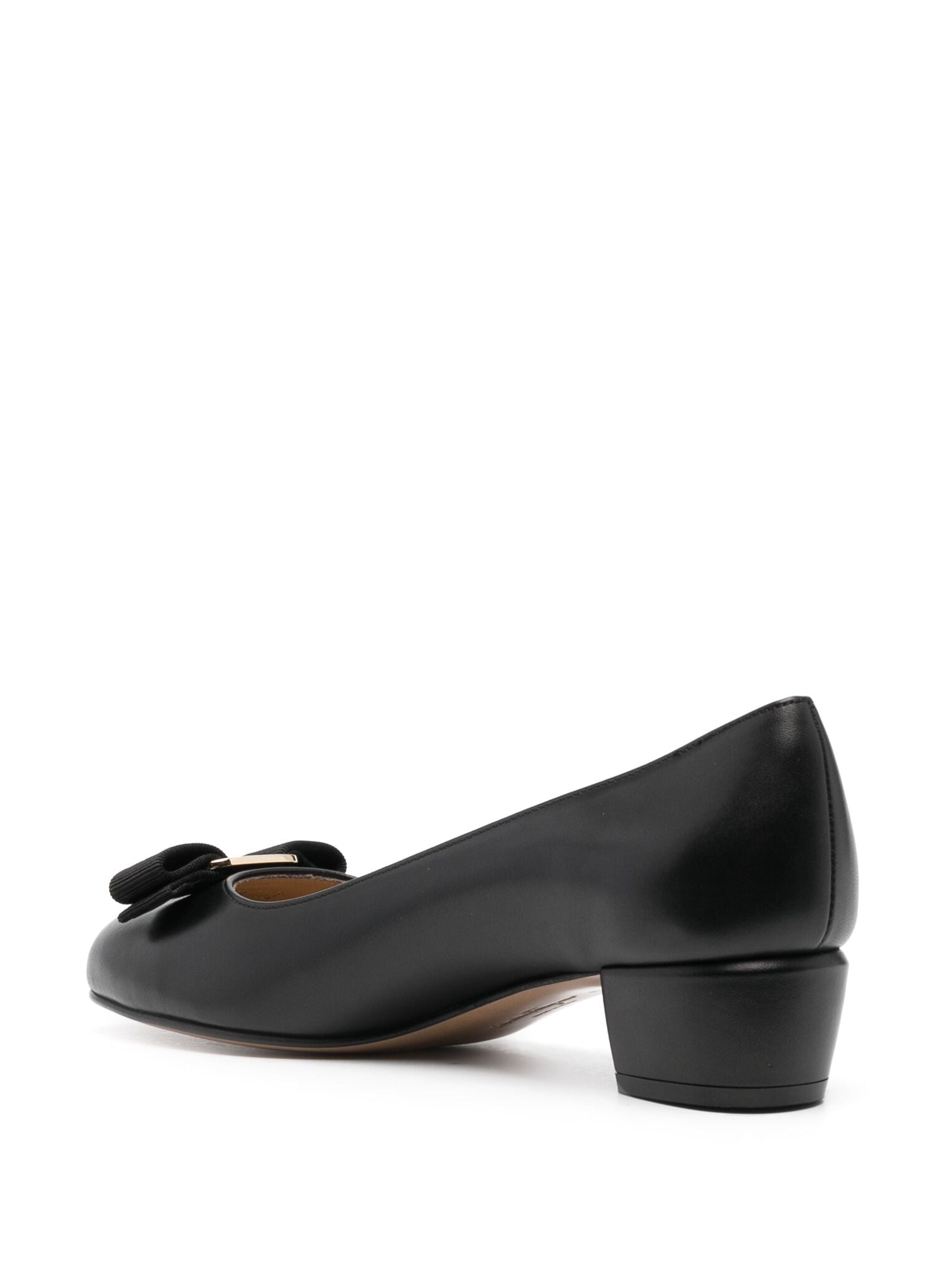 Black Vara 1 Timeless Leather Pumps