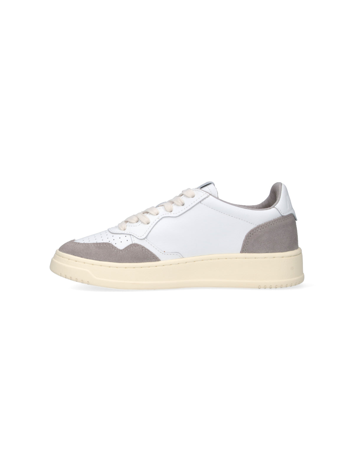 "Medalist" Low Sneakers White