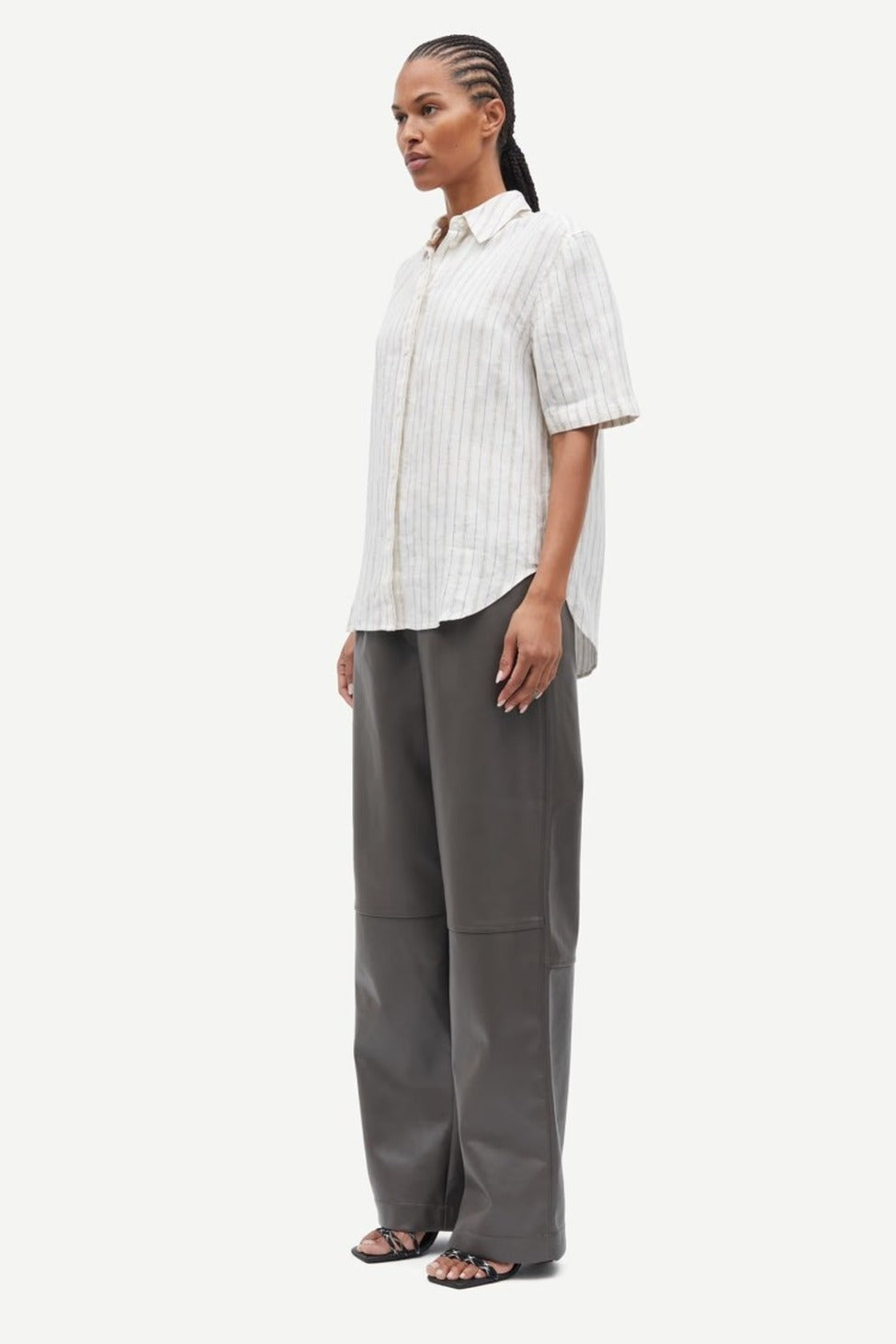 Loose Fit Grey Trousers With Elongated Leg