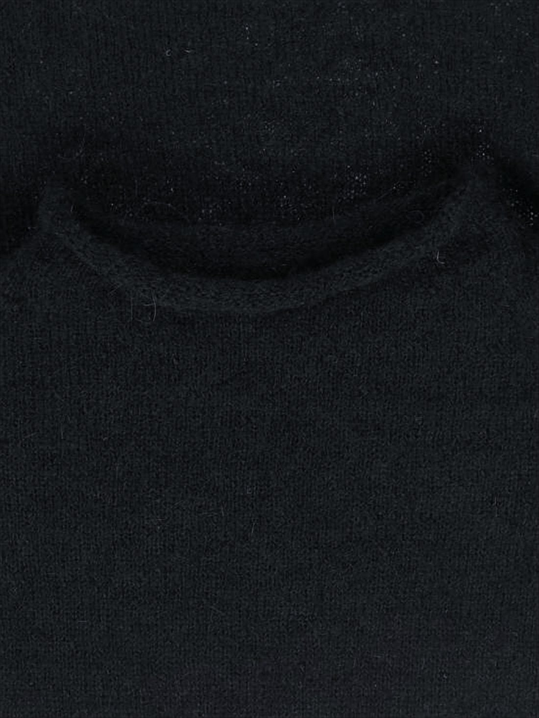 Fitted Black Knit Top