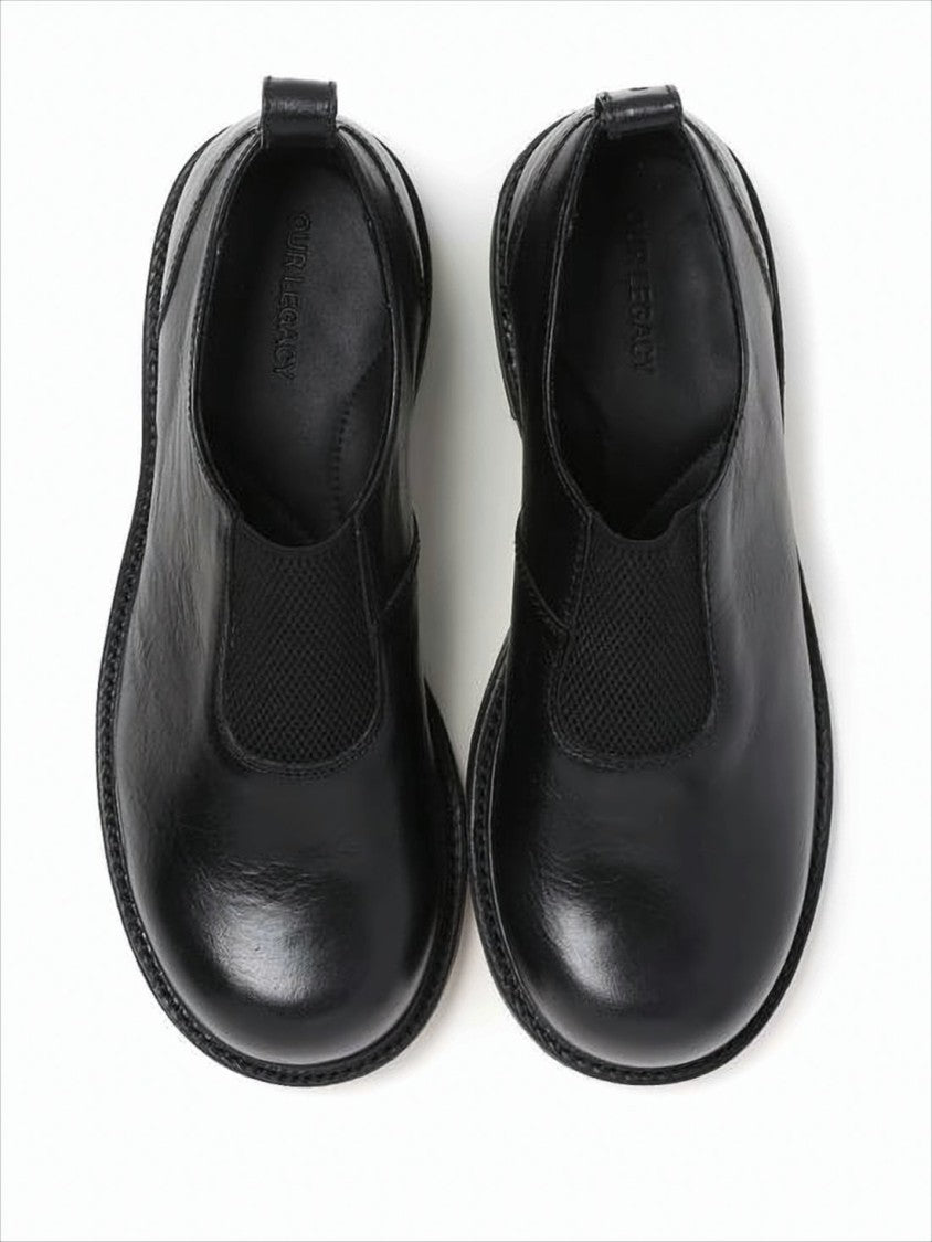 Smooth Black Leather Loafers with Vintage Touch