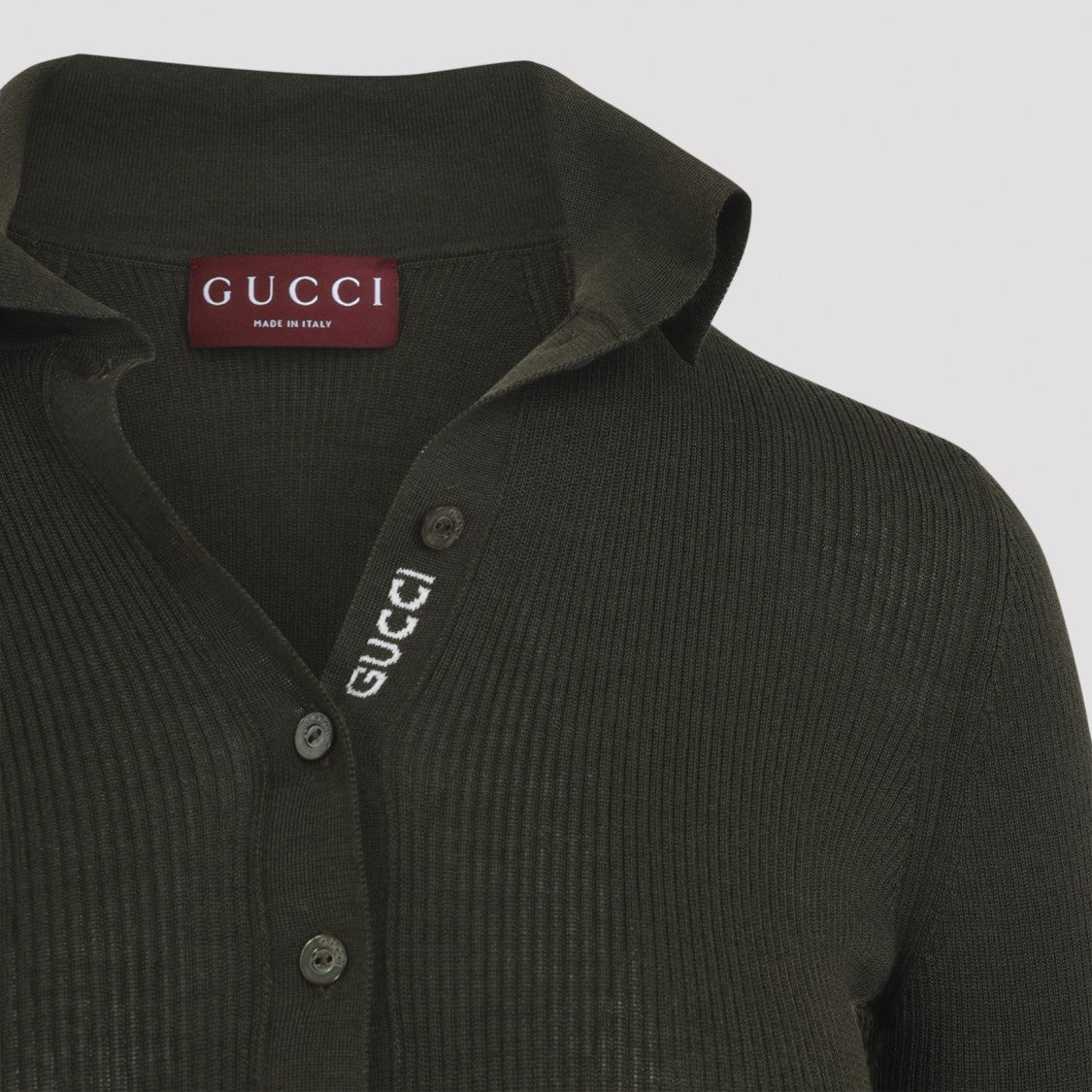Fitted Long-Sleeve Polo Top With Ribbed Texture And Classic Collar