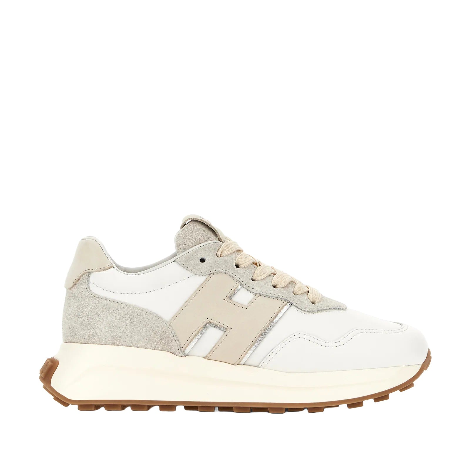 H641 H Patch Sneakers With Versatile Design