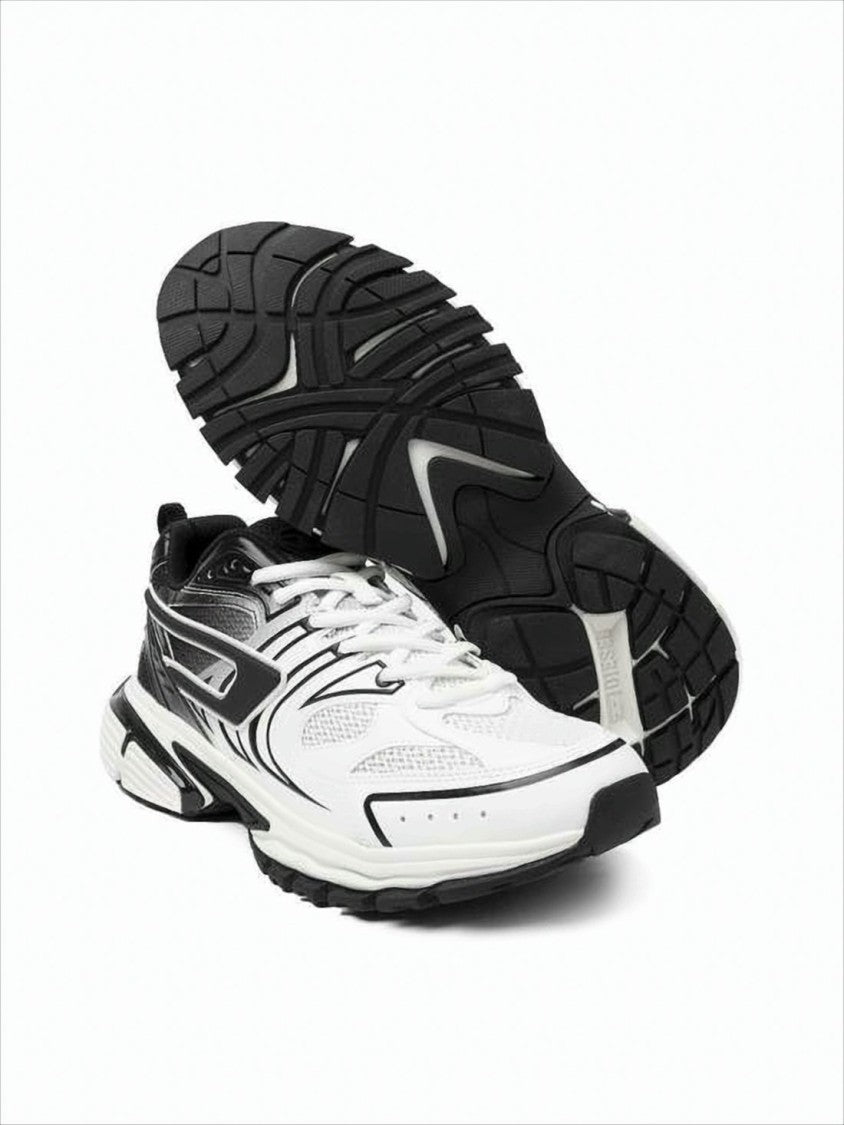 Dynamic Sport Sneakers with Textured Sole