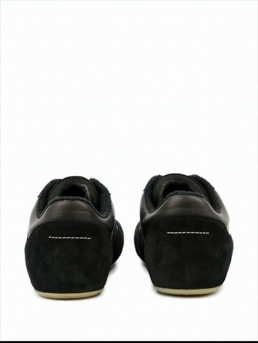 Low-Profile Black Sneakers with Suede Panels
