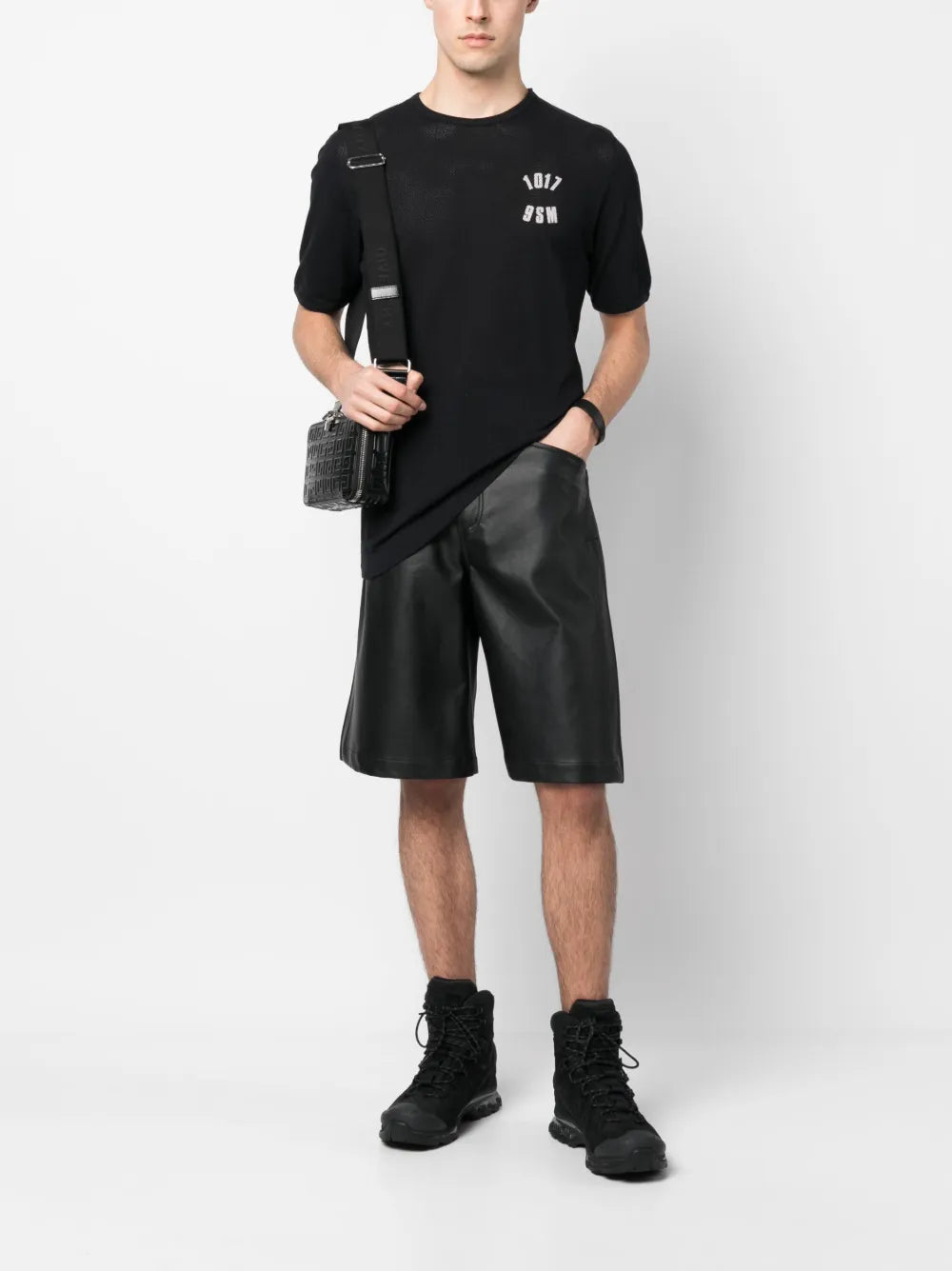 Standard Fit T-Shirt With Round Neckline And Short Sleeves