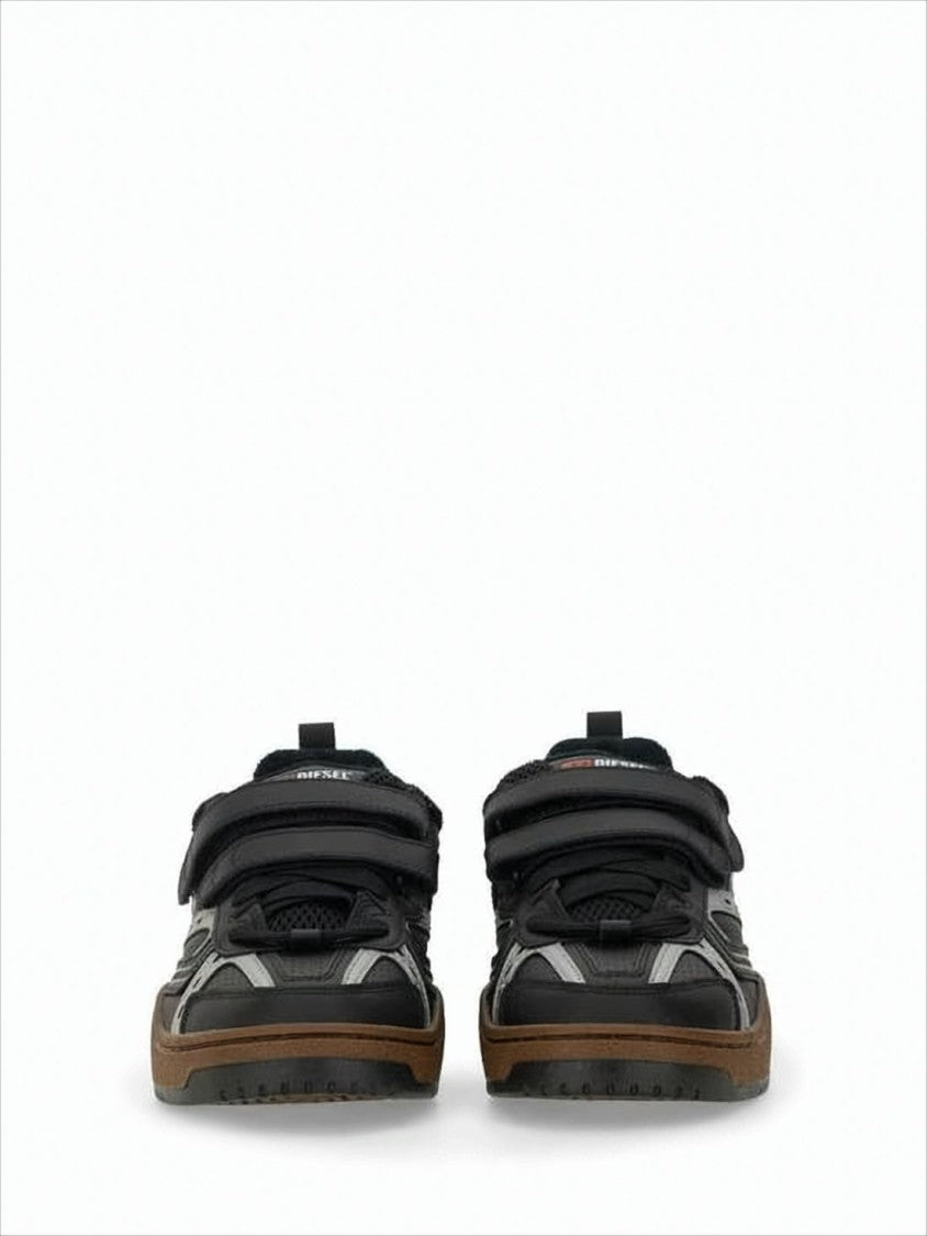 Low-Top Black Sneakers with Velcro Straps