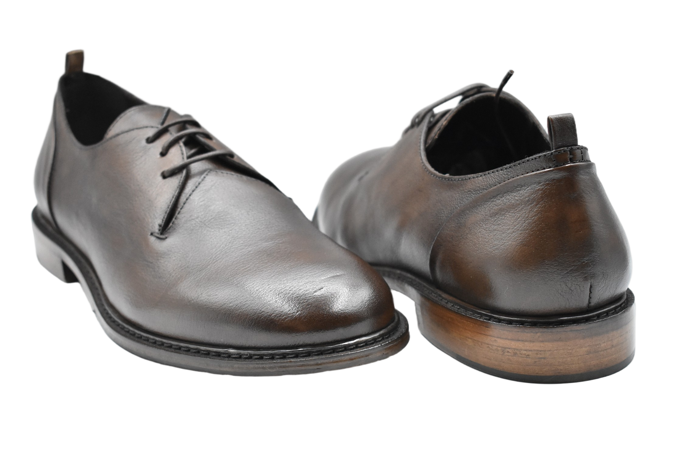 Brown Leather Low Shoes With Textured Upper