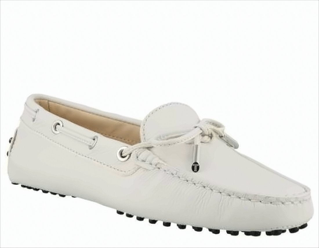 Moccasin Toe Leather Loafers with Decorative Bow