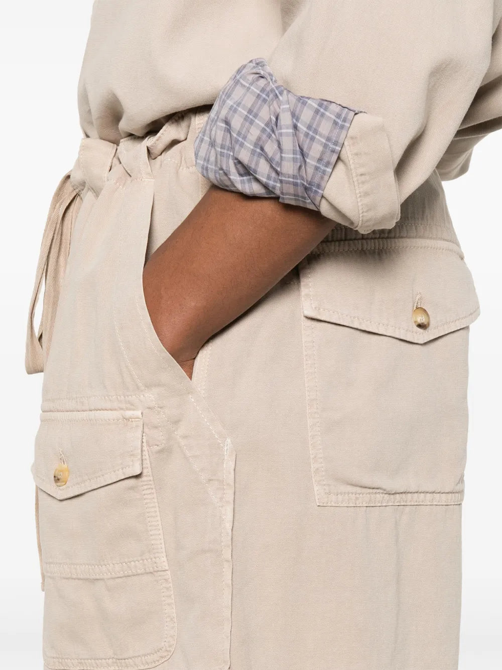 Straight-Leg Tailored shorts with Minimalist Design