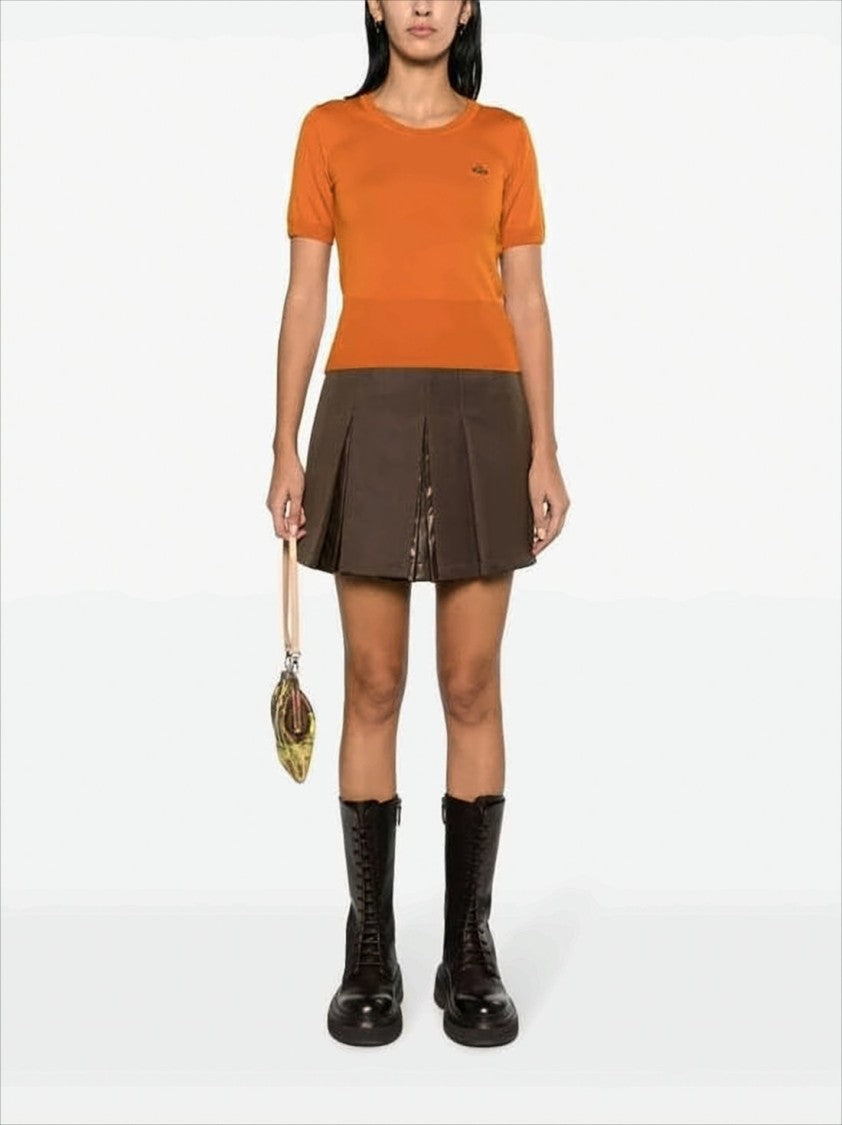 Fitted Short-Sleeved Wool Sweater with Embroidered Emblem