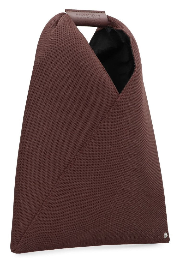 Strukturyzowana brązowa torebka o minimalistycznym designie