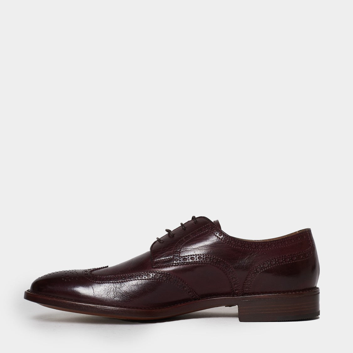 Hand-Sewn Laced Derby Model Shoe