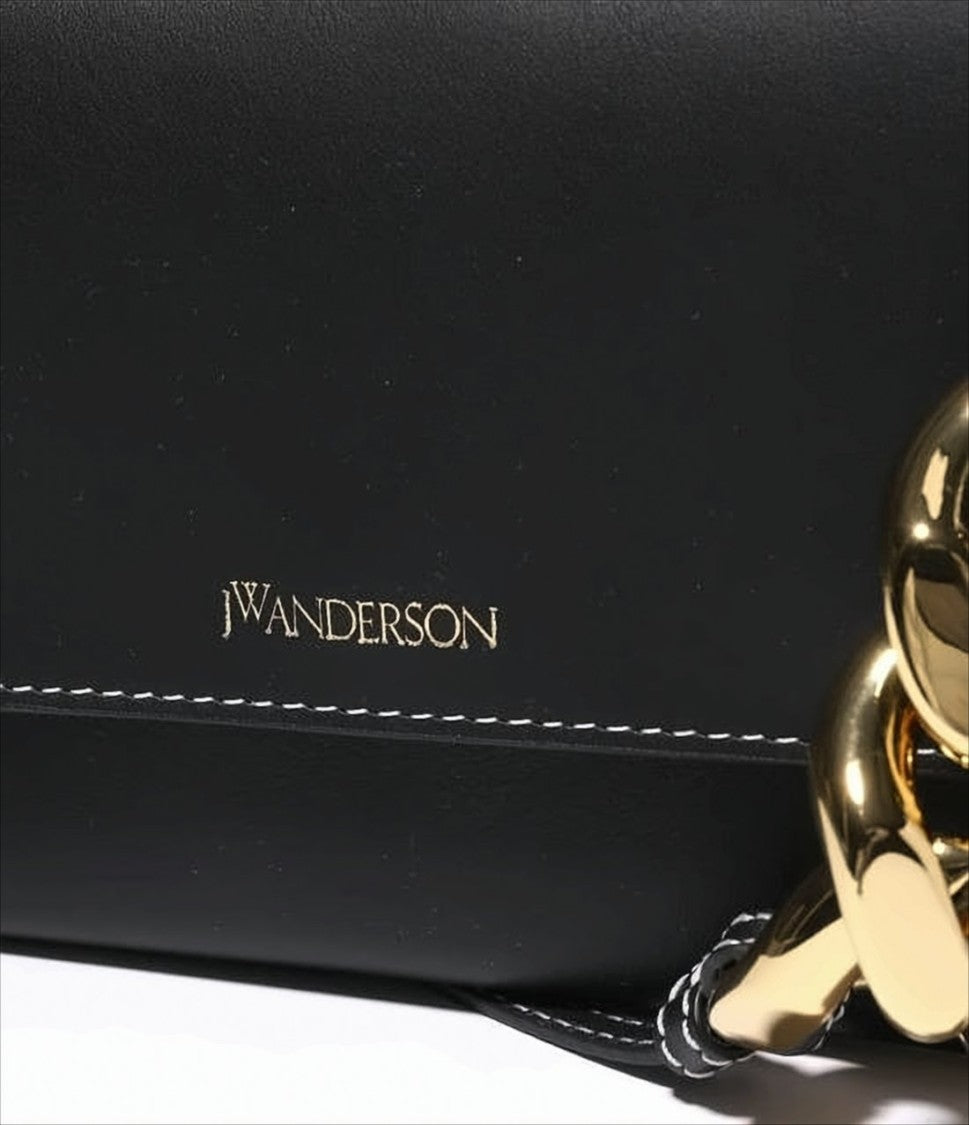 Rectangular Black Crossbody Bag With Gold Chain Detail