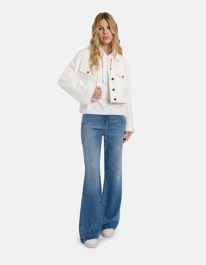 Cropped Jacket with Classic Collar and Minimalist Design