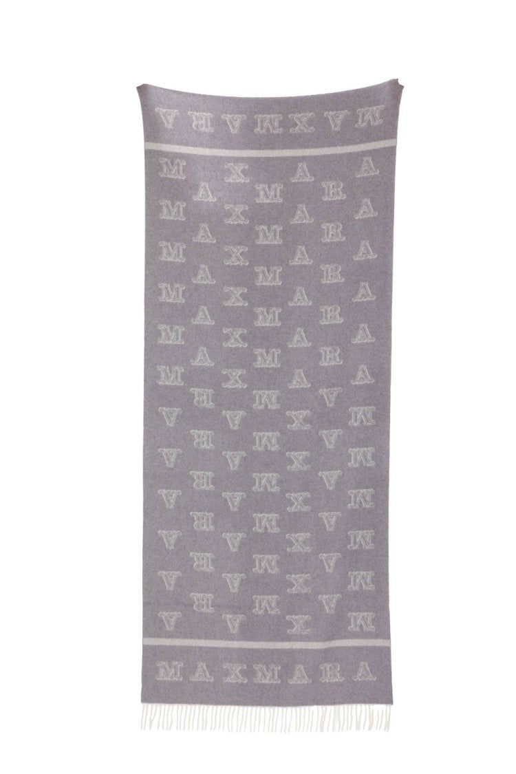 Luxurious Cashmere Scarf In Versatile Grey