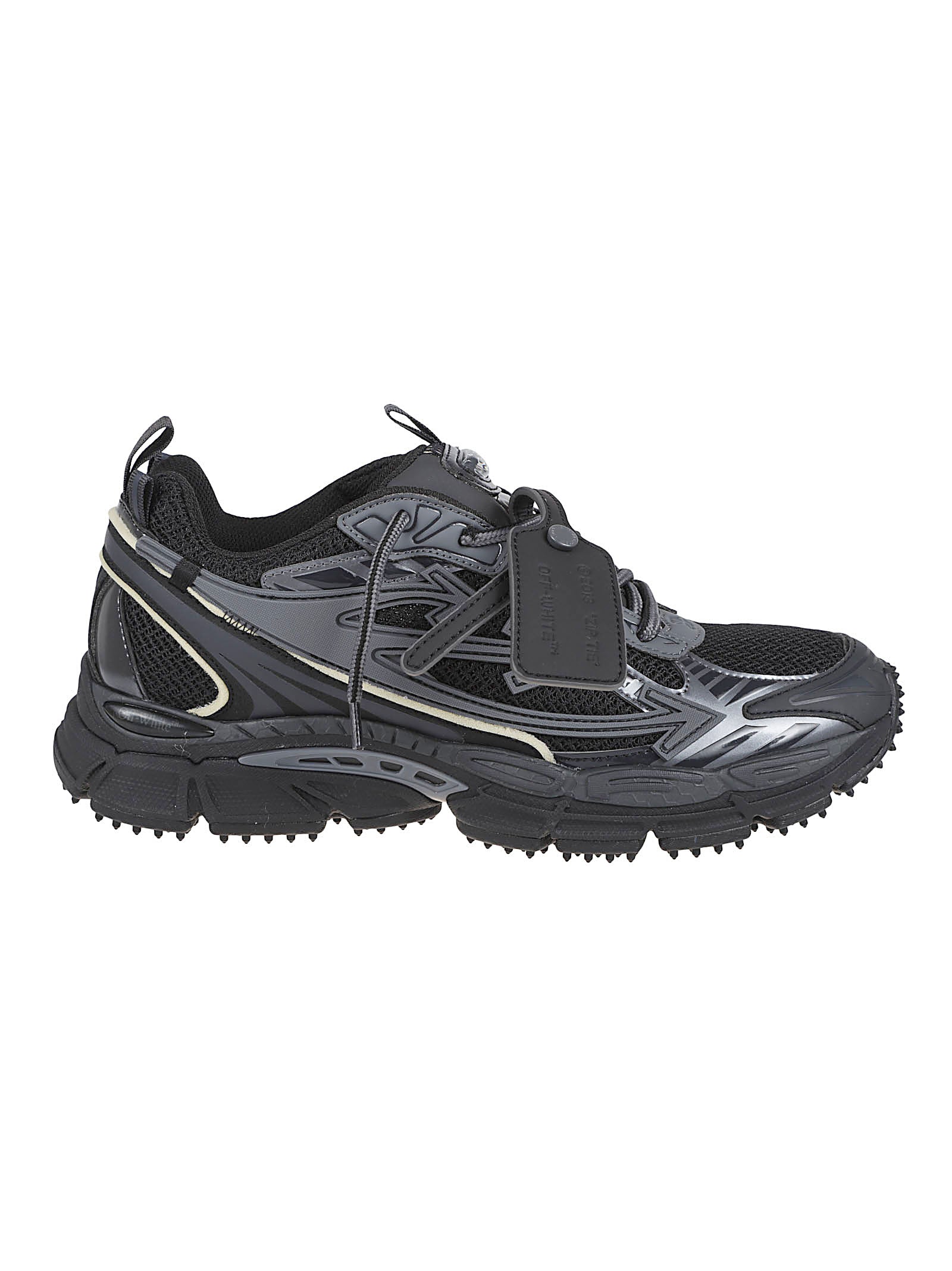 Sporty Black Sneakers with Mesh and Synthetic Overlays