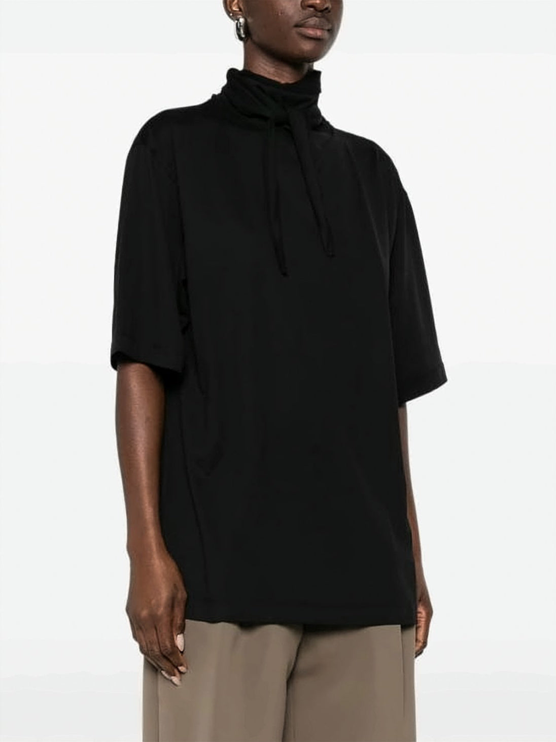 Black Short-Sleeved Cotton Top With High Neckline